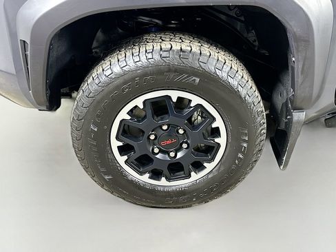 Used 2025 Toyota Tacoma TRD Off-Road image 8
