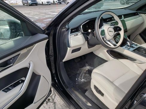 New 2025 Jaguar F-PACE R-Dynamic S image 8