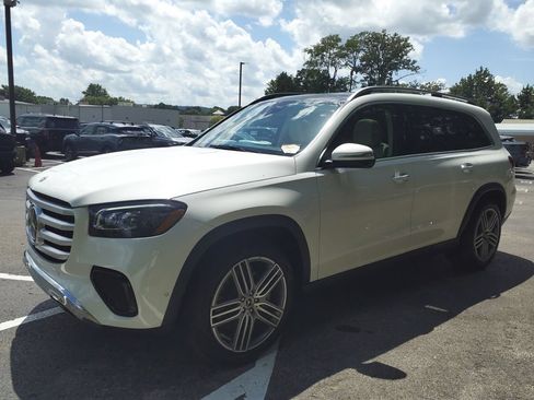 Certified 2024 Mercedes-Benz GLS 450 4MATIC image 3