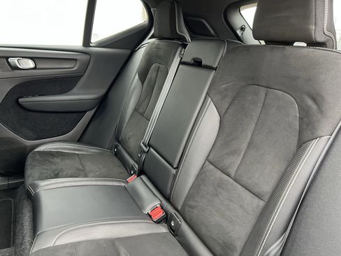 Used 2021 Volvo XC40 T5 R-Design w/ Advanced Package image 32