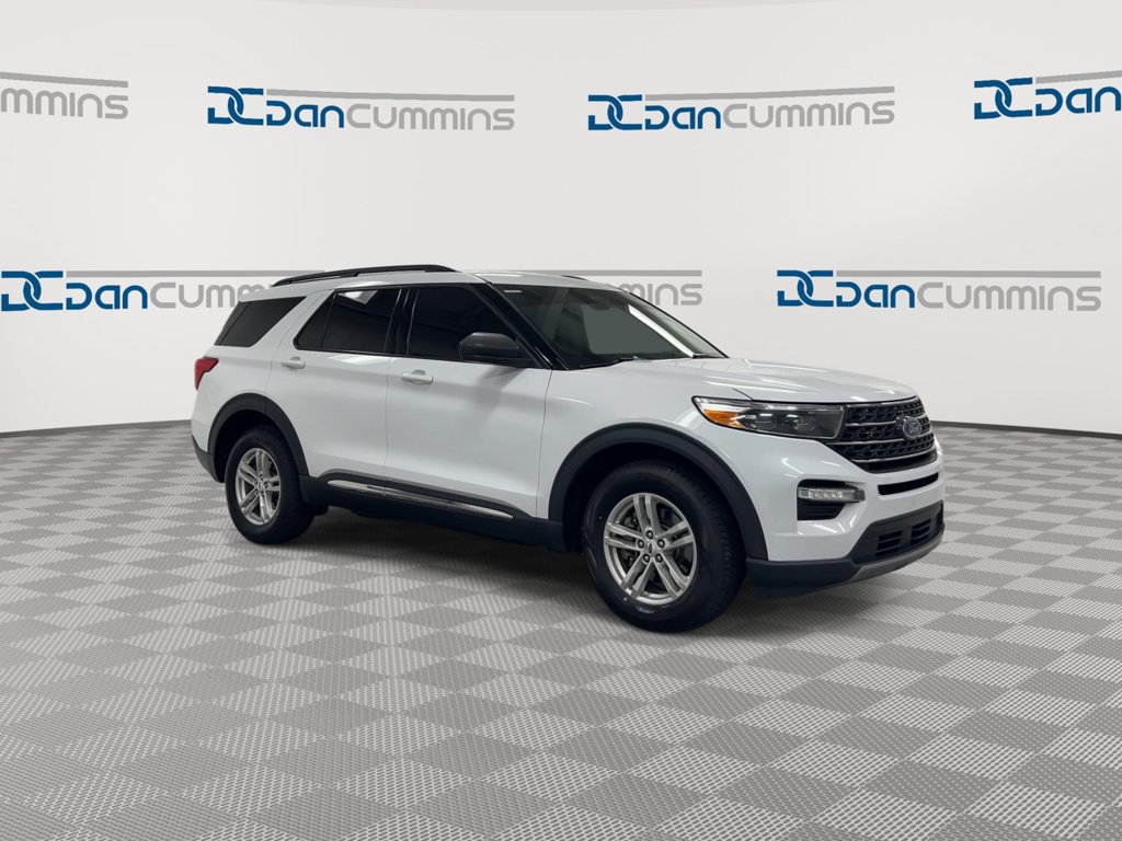 Used 2023 Ford Explorer XLT w/ Equipment Group 202A AWD/4WD image 2