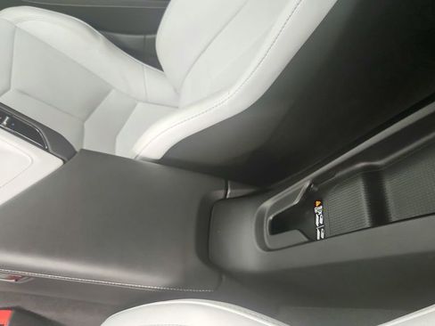 Used 2023 Chevrolet Corvette Stingray Preferred Conv w/ Z51 Performance Package RWD image 19