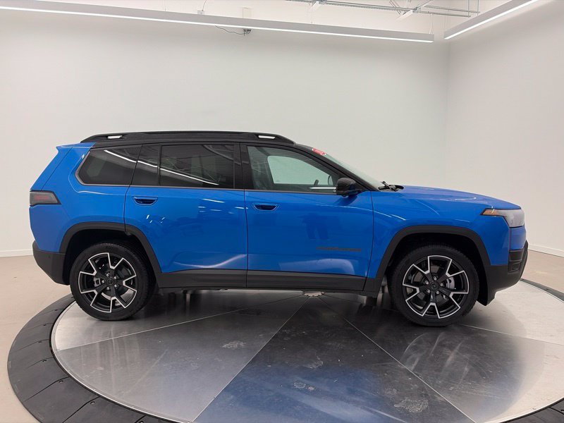 Used 2026 Jeep Cherokee Overland w/ Advanced Pro Tech Group AWD/4WD image 2