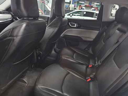 Used 2022 Jeep Compass Limited image 13