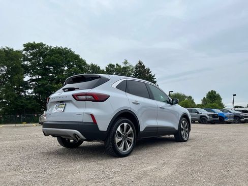 Used 2025 Ford Escape Platinum AWD/4WD image 6