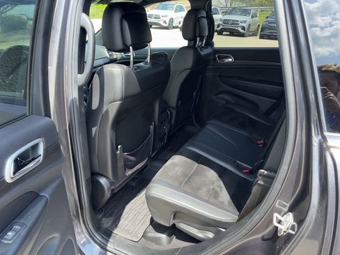 Used 2018 Jeep Grand Cherokee Altitude AWD/4WD image 10