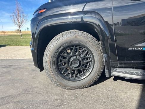 Used 2024 Chevrolet Silverado EV RST image 26