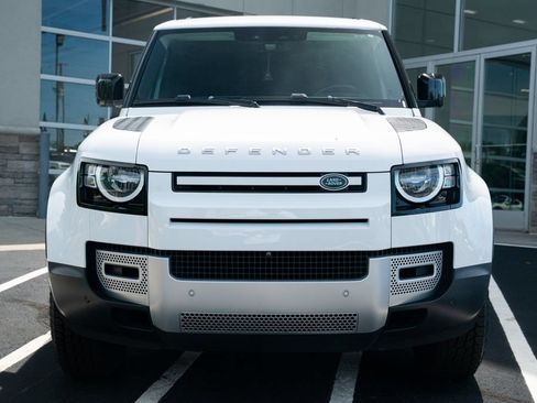 Used 2022 Land Rover Defender 90 S AWD/4WD image 4