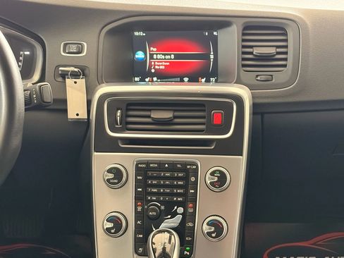 Used 2017 Volvo S60 T5 Dynamic w/ Vision Package image 24