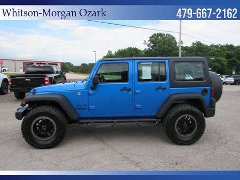 Used 2016 Jeep Wrangler Unlimited Sport w/ Connectivity Group AWD/4WD image 7