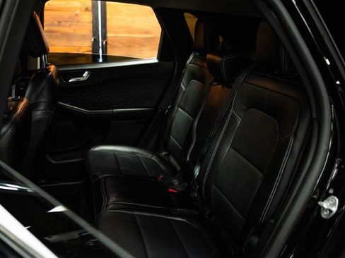 Used 2020 Ford Escape Titanium image 11