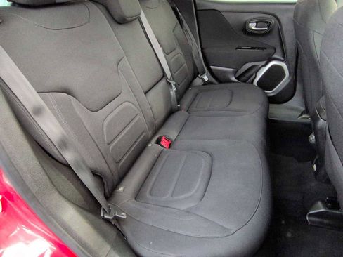 Used 2018 Jeep Renegade Latitude w/ UConnect 8.4 Nav Group image 22