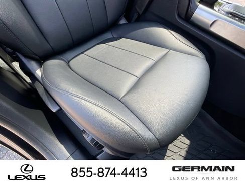 Used 2022 Mercedes-Benz GLB 250 4MATIC image 23