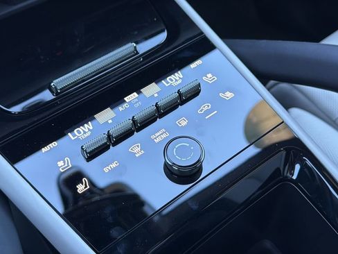 Certified 2026 Porsche Cayenne image 25