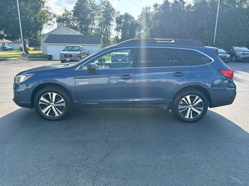 Used 2019 Subaru Outback 2.5i Limited AWD/4WD image 6