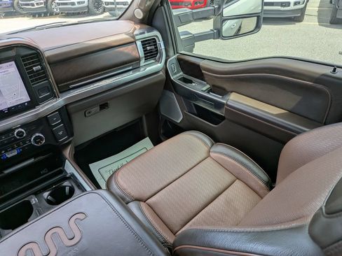 Used 2024 Ford F350 King Ranch AWD/4WD image 21