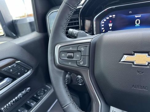 Used 2025 Chevrolet Silverado 1500 High Country w/ High Country Premium Package AWD/4WD image 71