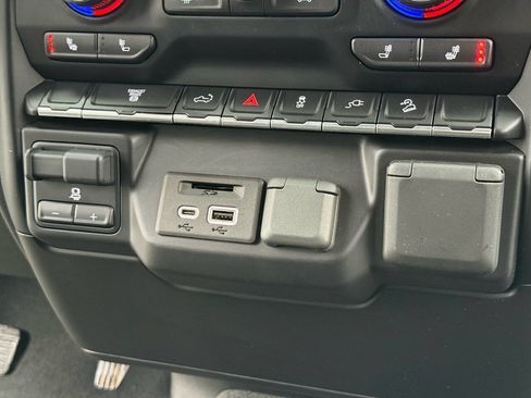 Used 2021 Chevrolet Silverado 2500 LT w/ Convenience Package image 32