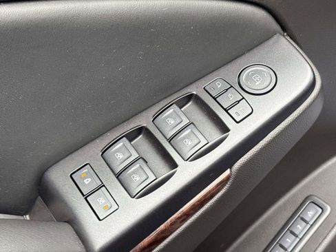 Used 2017 GMC Yukon SLT image 26