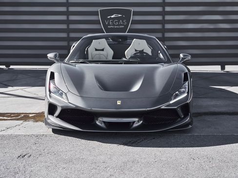 Used 2022 Ferrari F8 Tributo image 22
