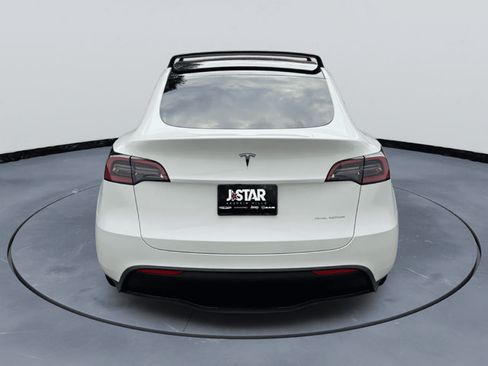 Used 2024 Tesla Model Y Long Range AWD/4WD image 6