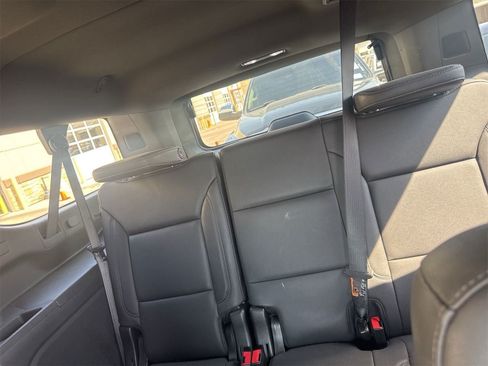 Used 2025 Chevrolet Suburban LT w/ Comfort Package RWD image 6