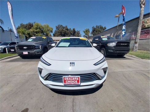 Used 2025 Buick Envista Preferred FWD image 2