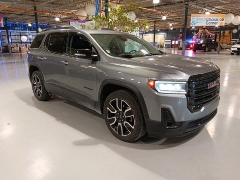 Used 2021 GMC Acadia SLT w/ Elevation Edition image 4