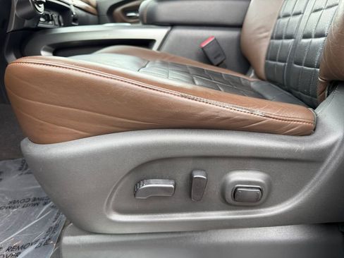 Used 2017 Nissan Titan Platinum Reserve AWD/4WD image 10