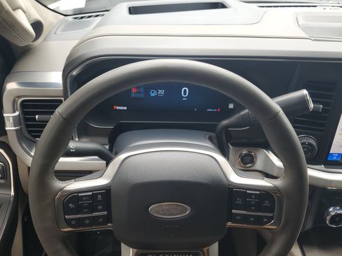 Used 2025 Ford F350 Platinum w/ Platinum Plus Package image 20