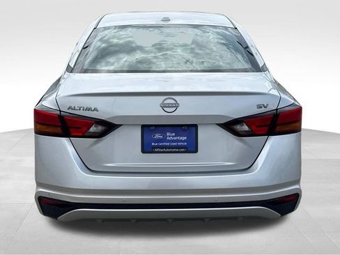 Used 2024 Nissan Altima 2.5 SV FWD image 9