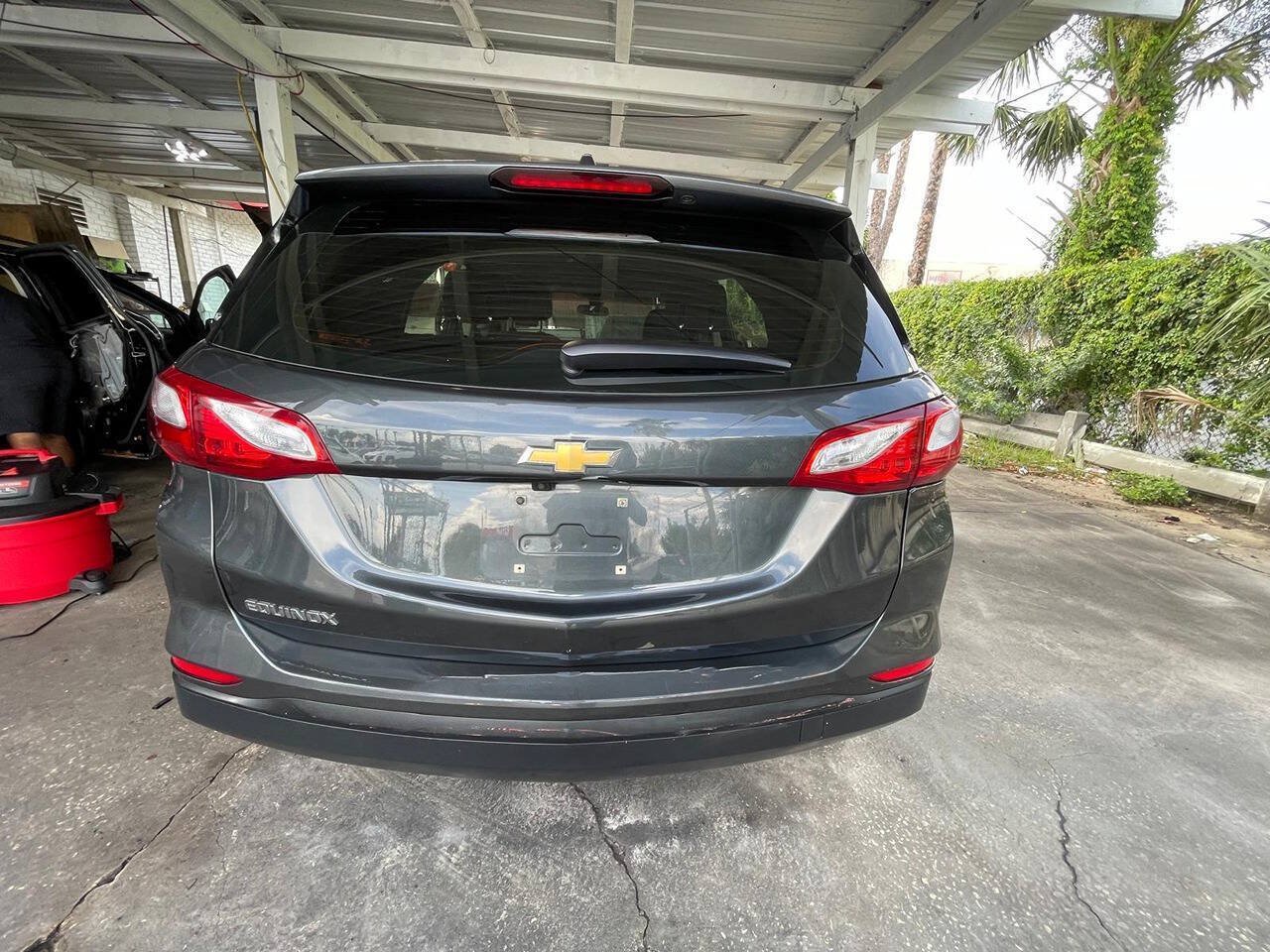 Used 2020 Chevrolet Equinox LS FWD image 4