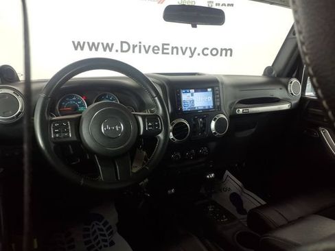 Used 2012 Jeep Wrangler Unlimited Rubicon AWD/4WD image 10