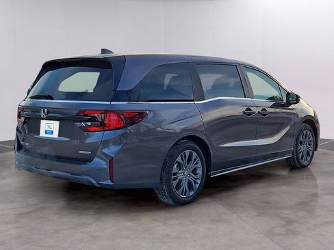New 2026 Honda Odyssey Touring image 3