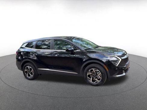 Used 2025 Kia Sportage LX AWD/4WD image 2