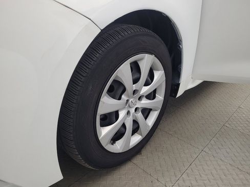 Used 2021 Toyota Corolla LE FWD image 31