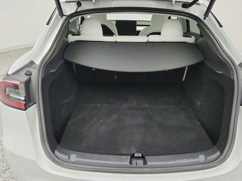 Used 2023 Tesla Model Y AWD image 26