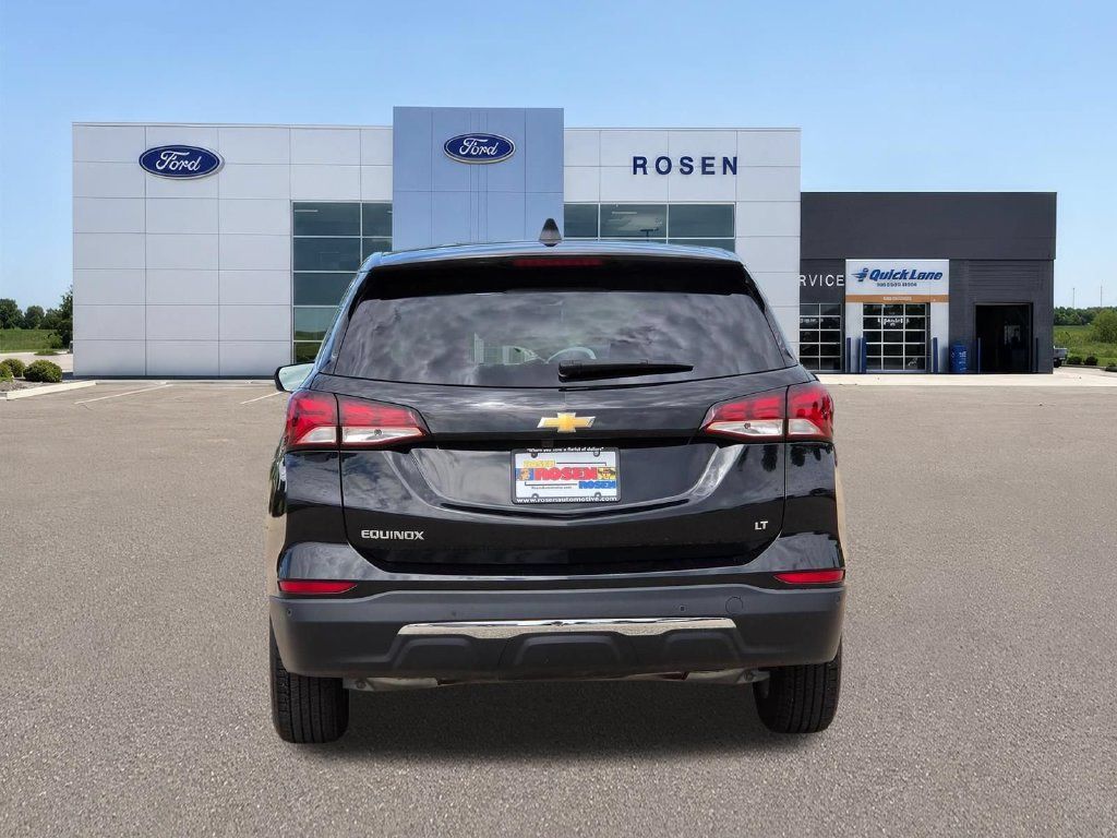 Used 2024 Chevrolet Equinox LT FWD image 4