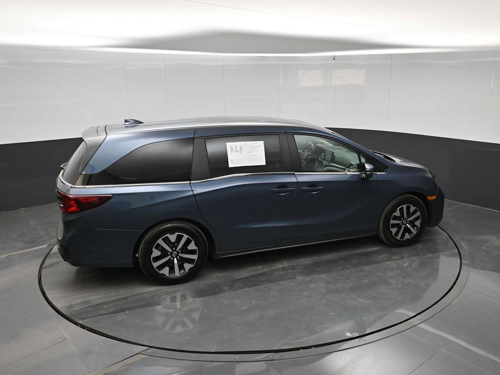 Used 2025 Honda Odyssey EX-L image 33