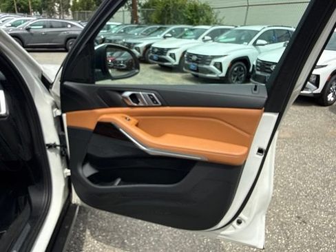 Used 2024 BMW X5 xDrive40i AWD/4WD image 37