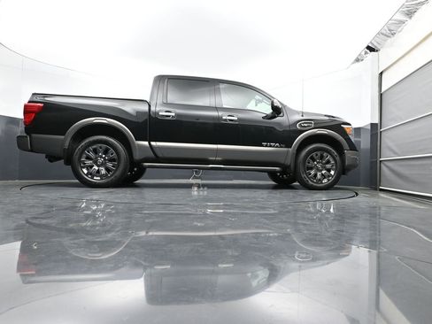 Used 2017 Nissan Titan Platinum Reserve AWD/4WD image 30