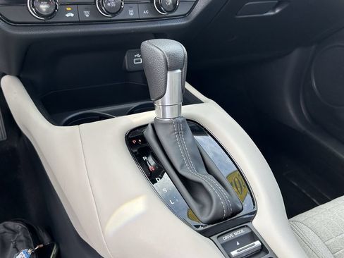 Used 2025 Honda HR-V LX image 27