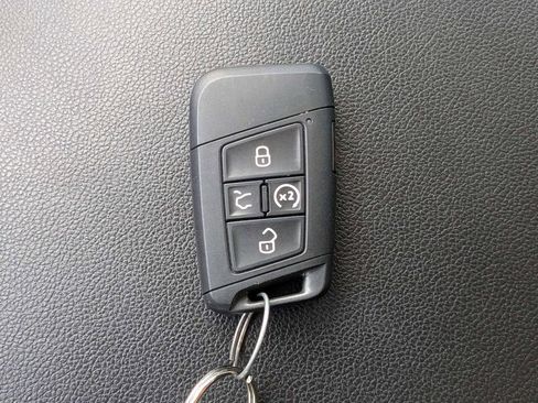 Used 2022 Volkswagen Atlas SE FWD image 28