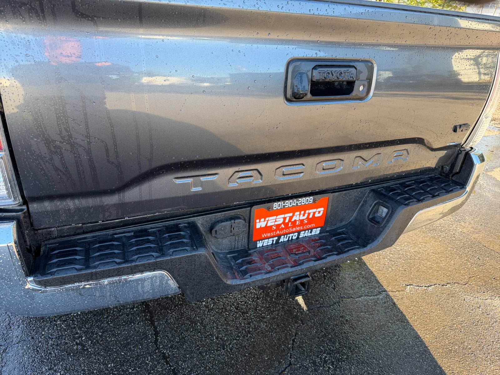 Used 2023 Toyota Tacoma TRD Off-Road AWD/4WD image 30