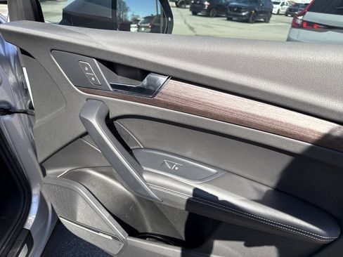 Used 2022 Audi Q5 2.0T Premium Plus w/ Premium Plus Package image 17