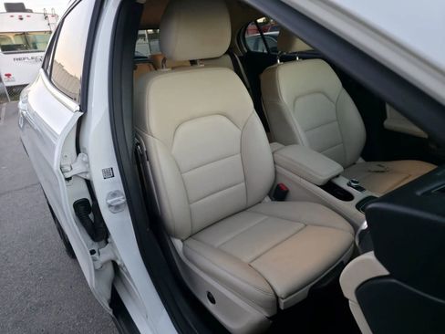 Used 2018 Mercedes-Benz GLA 250 image 16