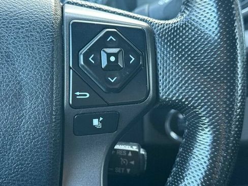Used 2016 Toyota Tacoma TRD Off-Road w/ Towing Package RWD image 28