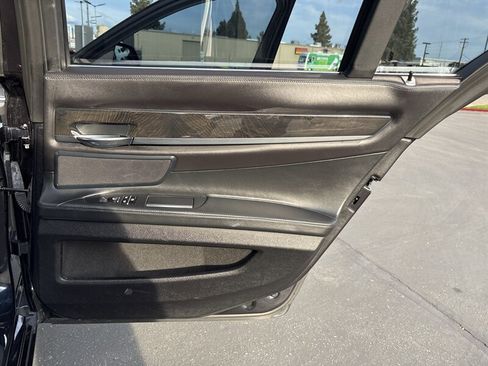 Used 2015 BMW 750i image 36