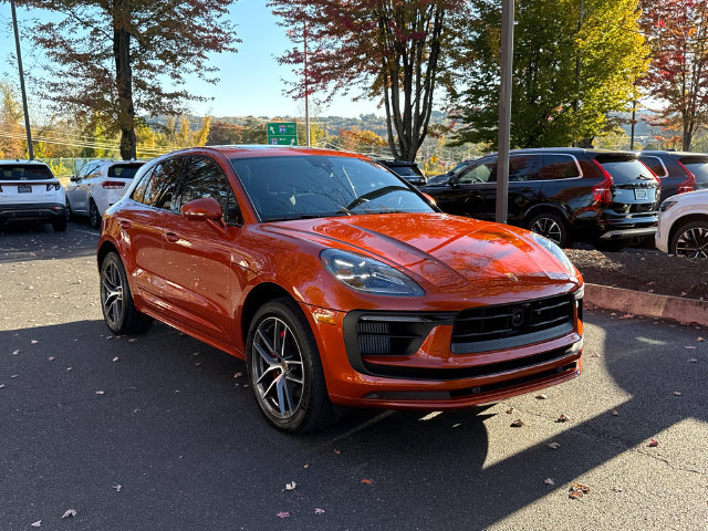 Used 2024 Porsche Macan S AWD/4WD image 5