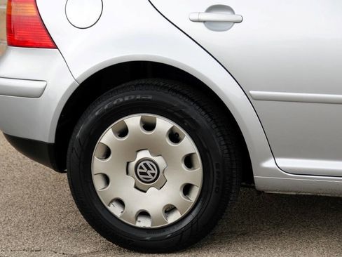 Used 2005 Volkswagen Golf GL image 28